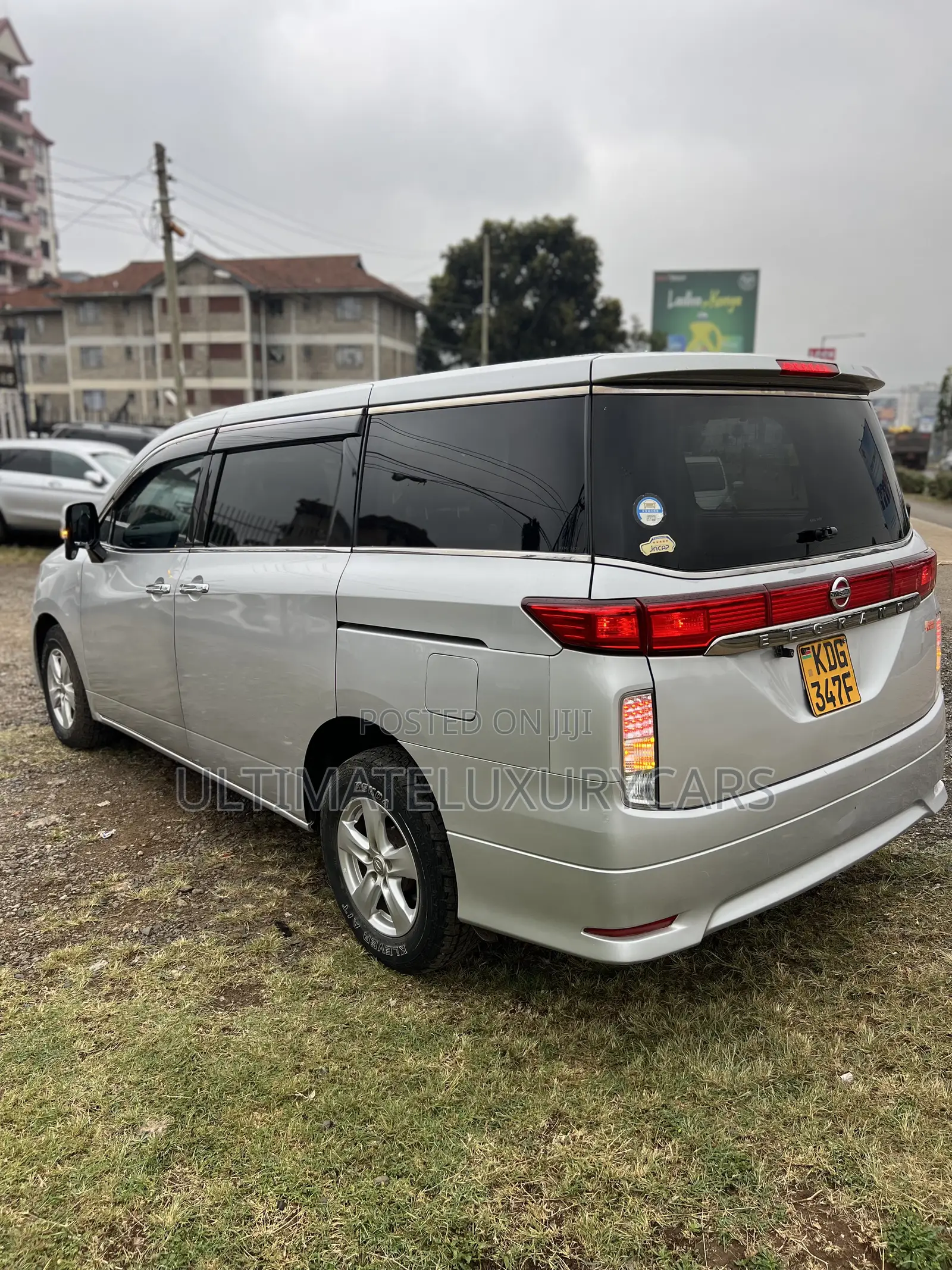 Nissan Elgrand SV Premium 2014 Silver