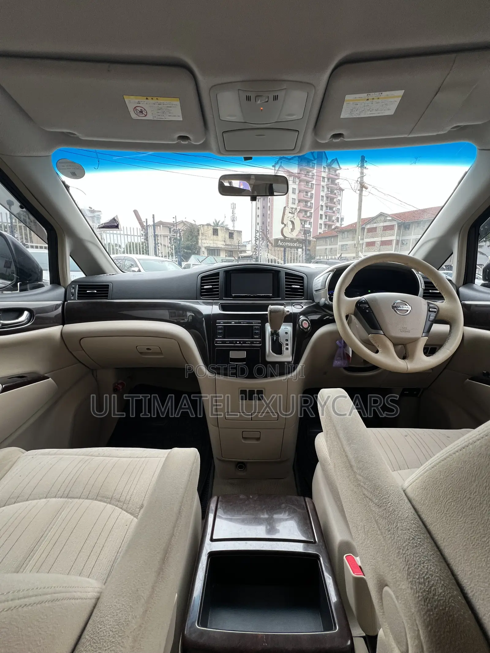 Nissan Elgrand SV Premium 2014 Silver