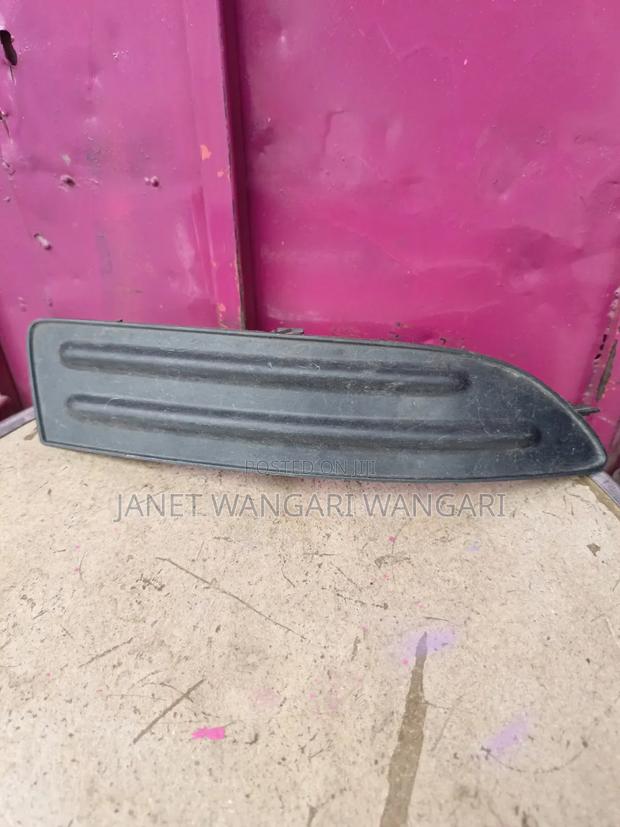 Bumper Cover Nze 2002 - main view