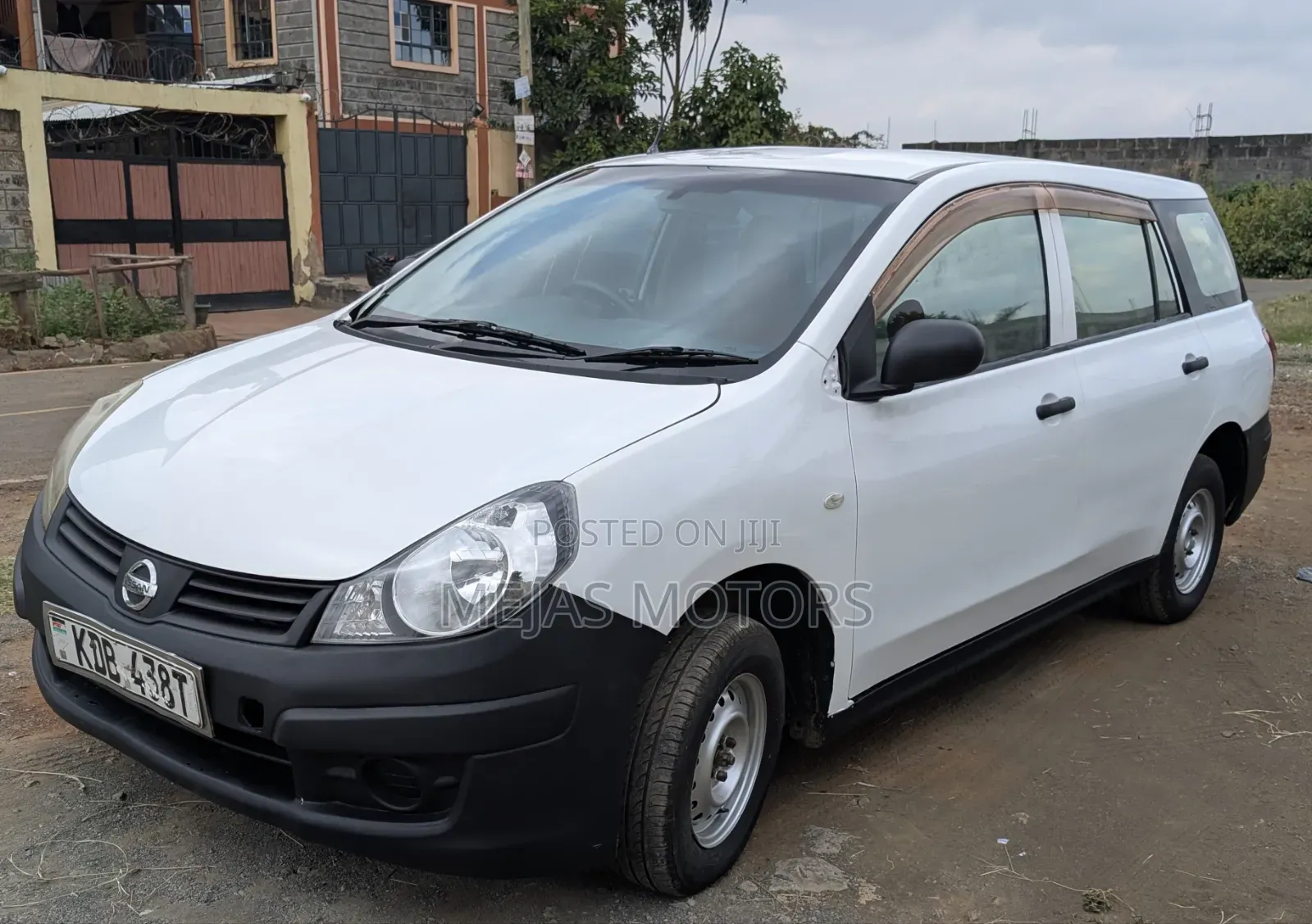 Nissan Advan 2014 White