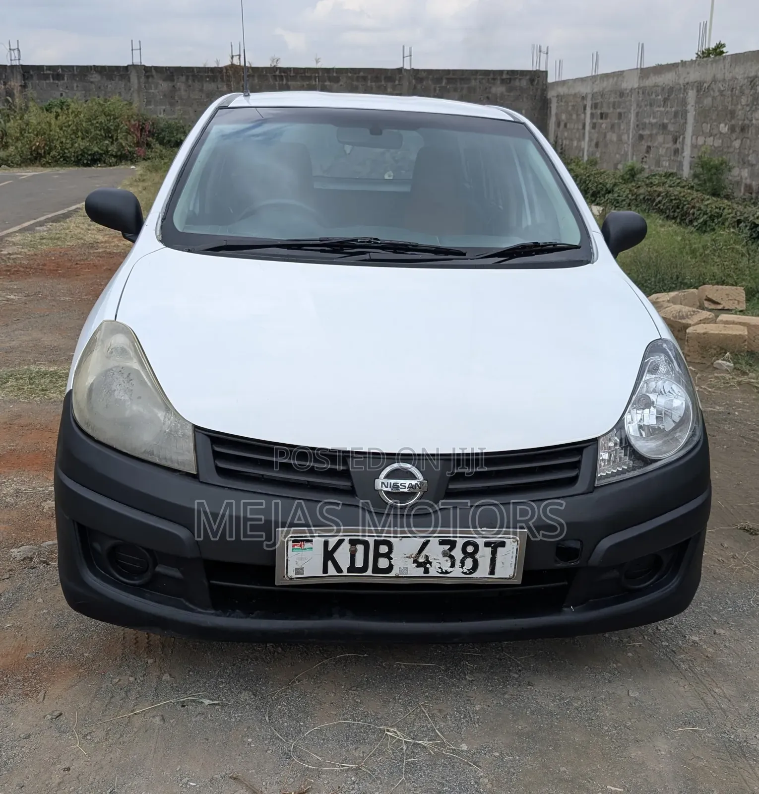 Nissan Advan 2014 White