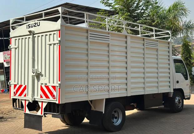Isuzu Truck NPR - thumbnail 2