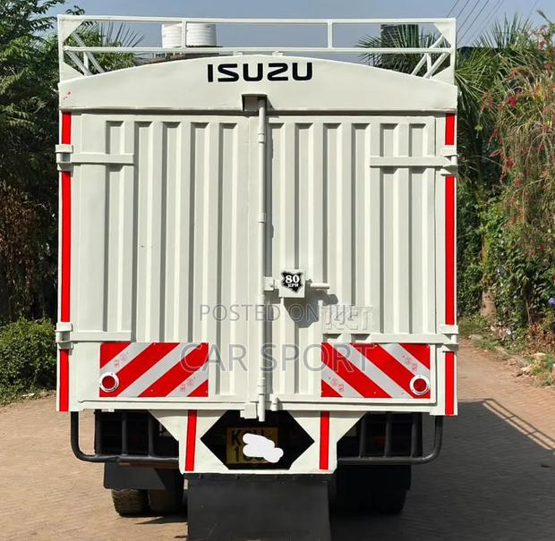 Isuzu Truck NPR - thumbnail 3