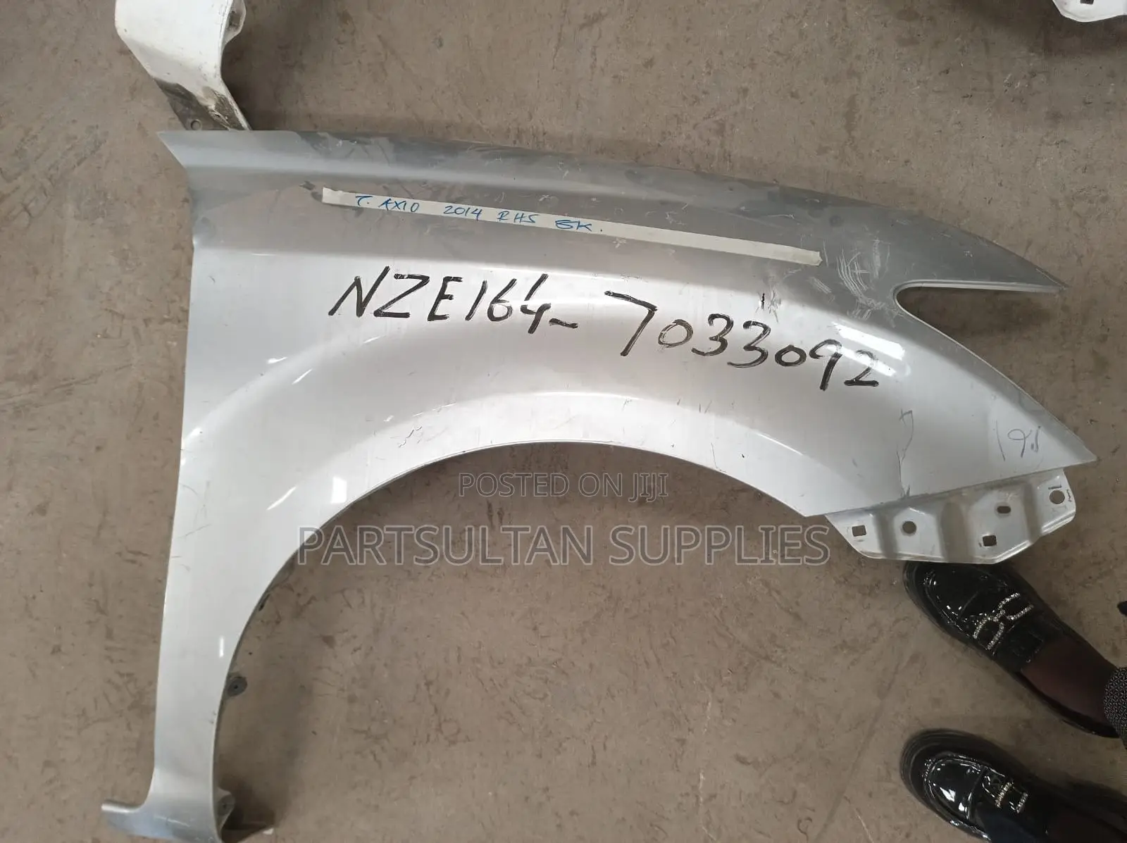 RHS Fender Toyota Axio 2014