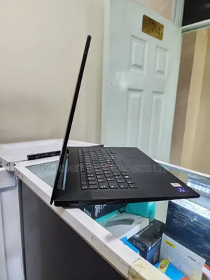 Laptop Lenovo ThinkPad P1 Gen4 16GB Intel Core i9 SSD 512GB