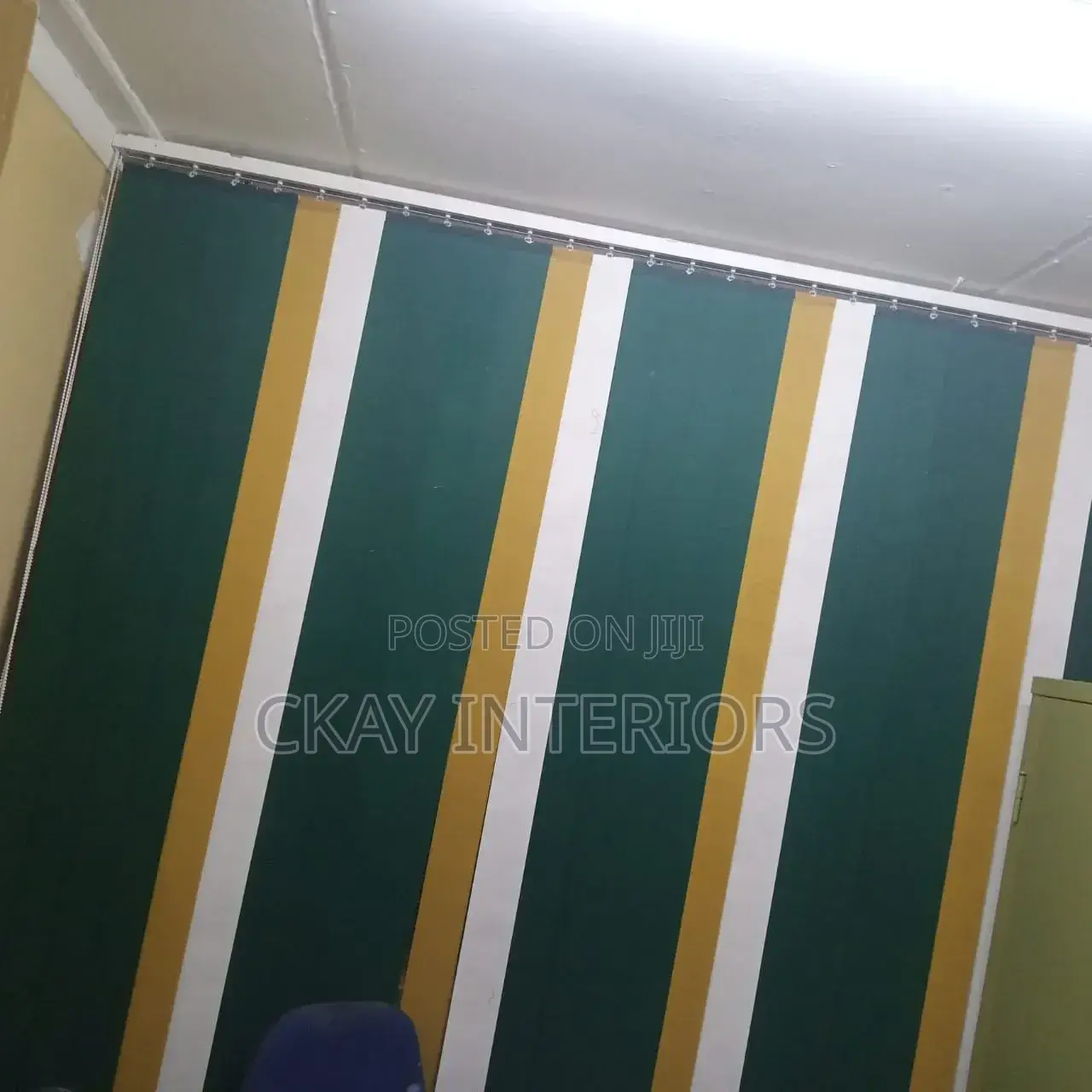 Green, White and Yellow Sluts for Vertical Office Window Blinds