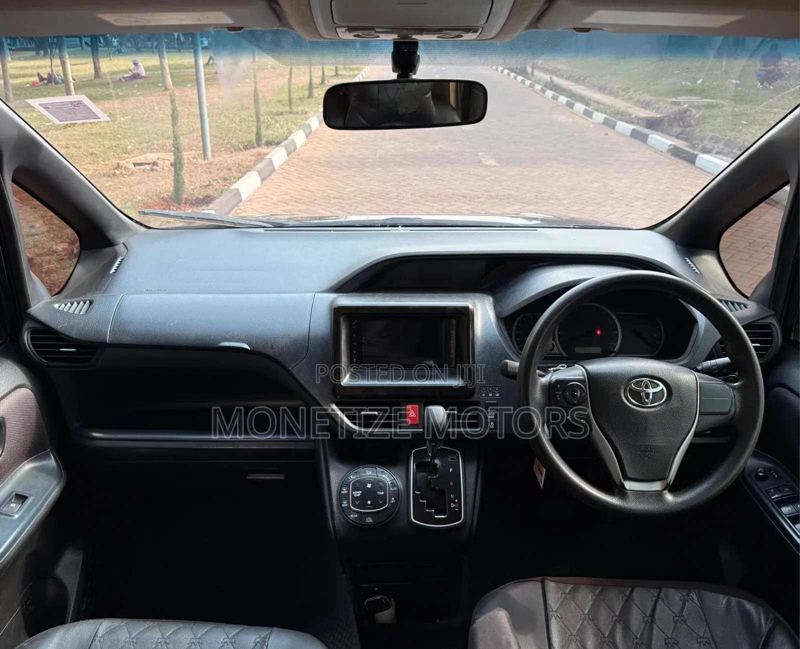 Toyota Voxy 2016 Black