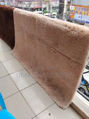 Comfortable Carpet 5 by 8 Feet at 1800