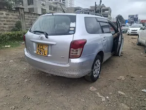 Toyota Corolla Fielder 2010