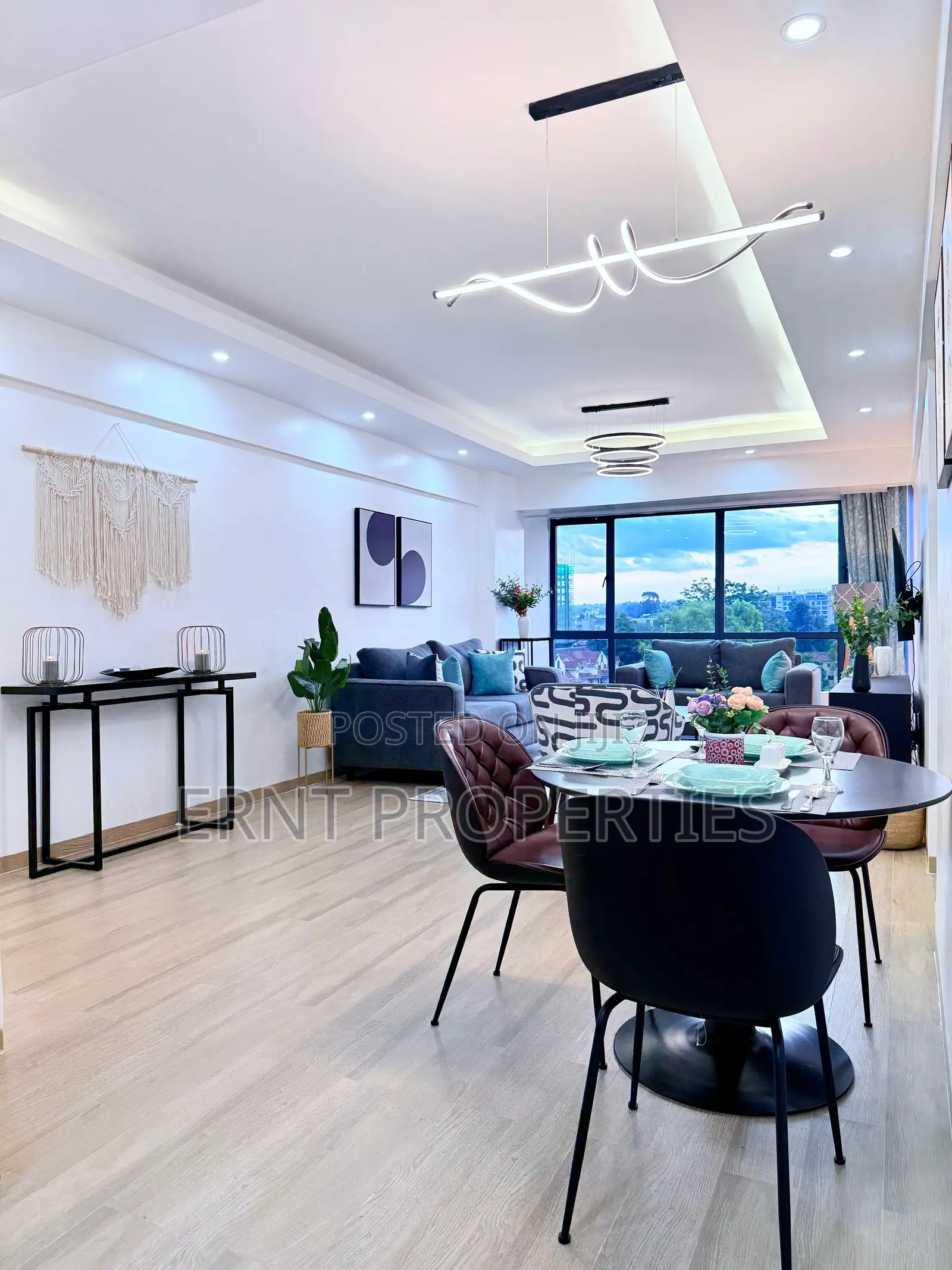 Cozy Two Bedroom Apartment for Short Stay in Marina Bay