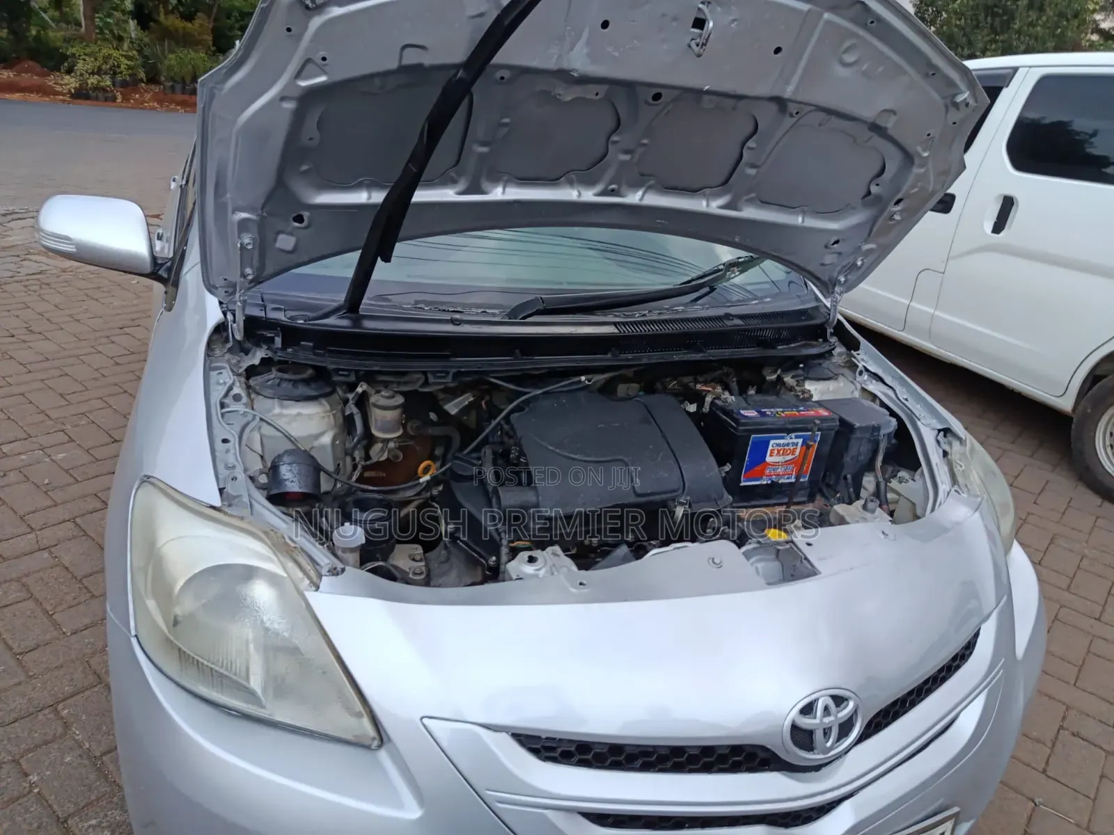 Toyota Belta 2010 Silver