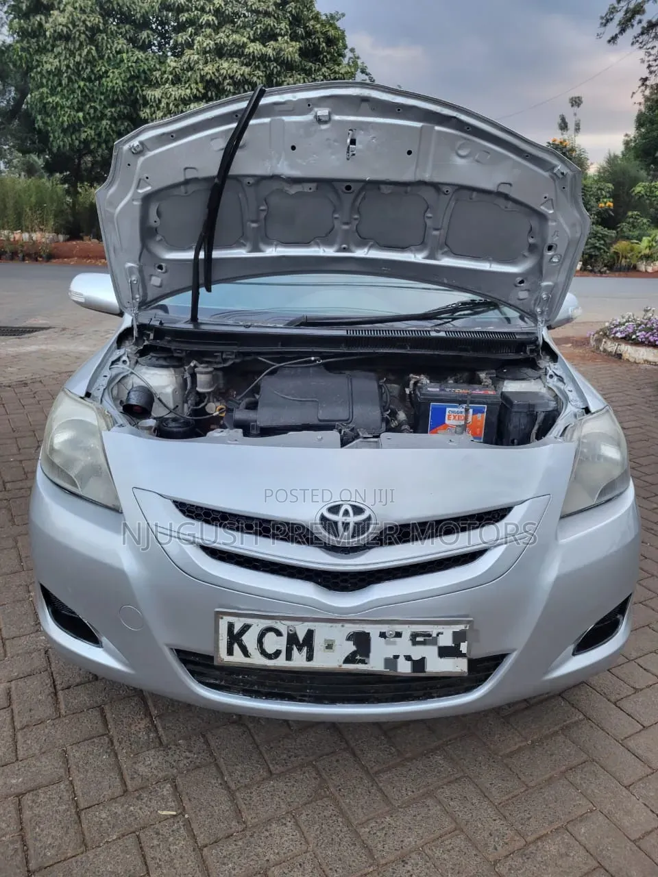 Toyota Belta 2010 Silver
