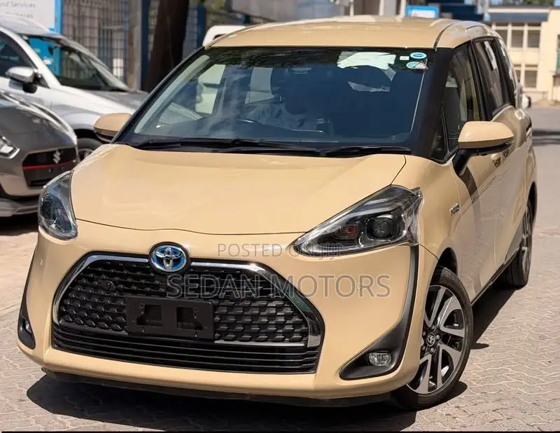 Toyota Sienta 2019 Beige