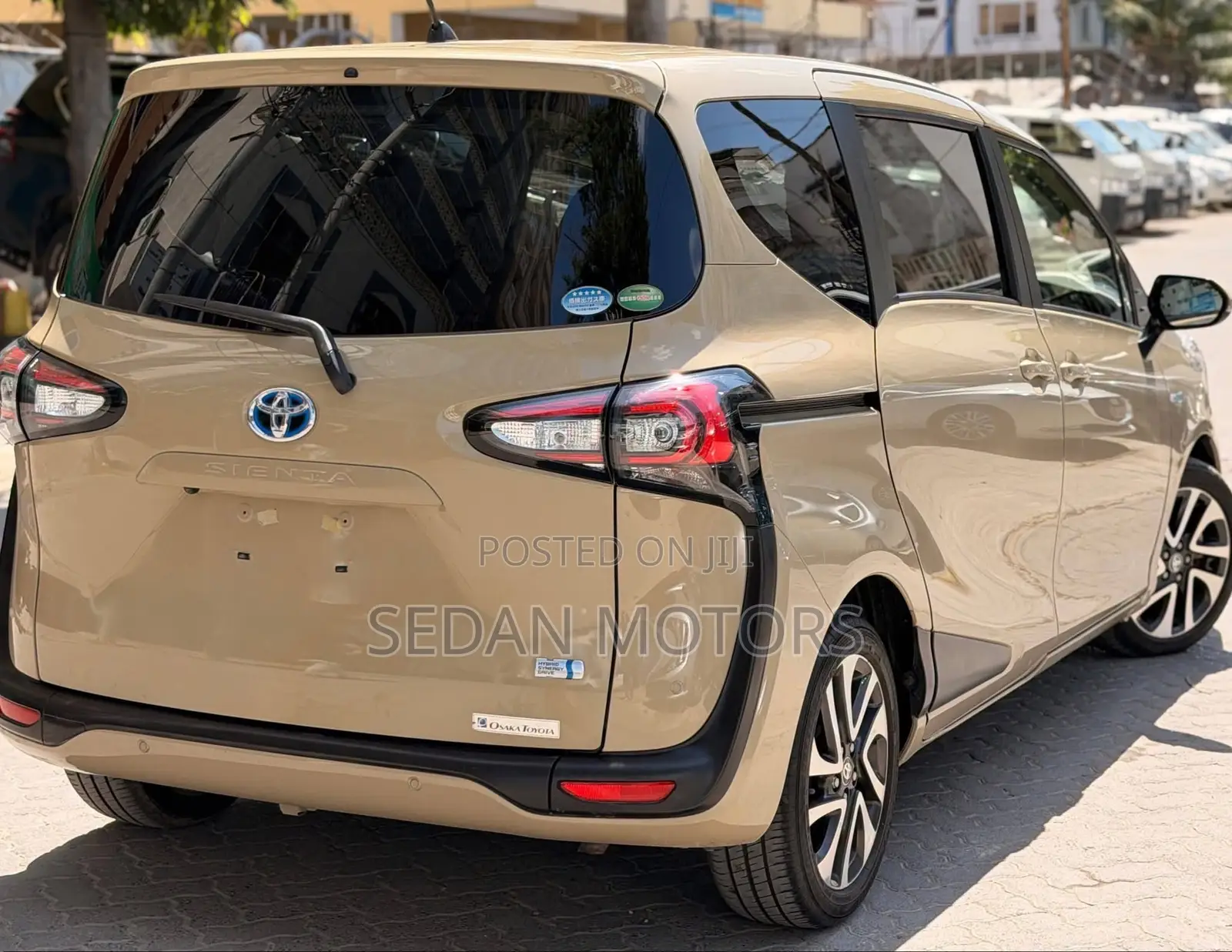 Toyota Sienta 2019 Beige