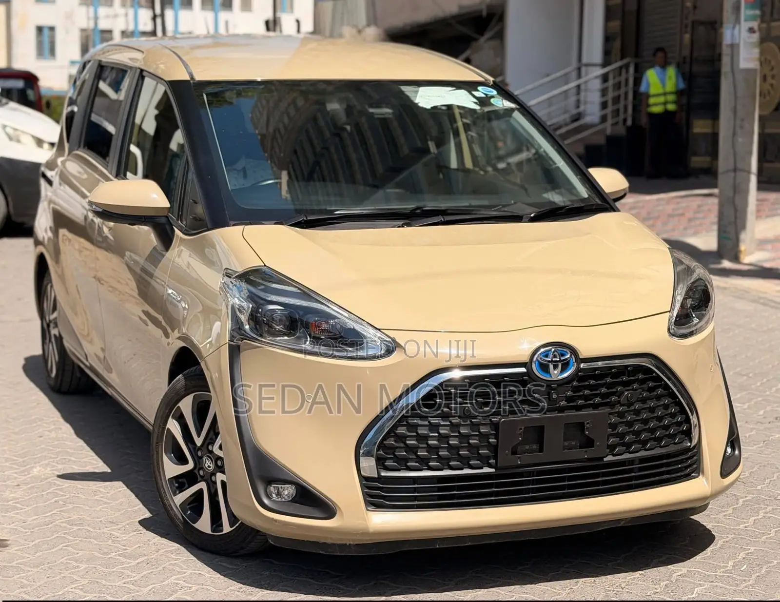 Toyota Sienta 2019 Beige