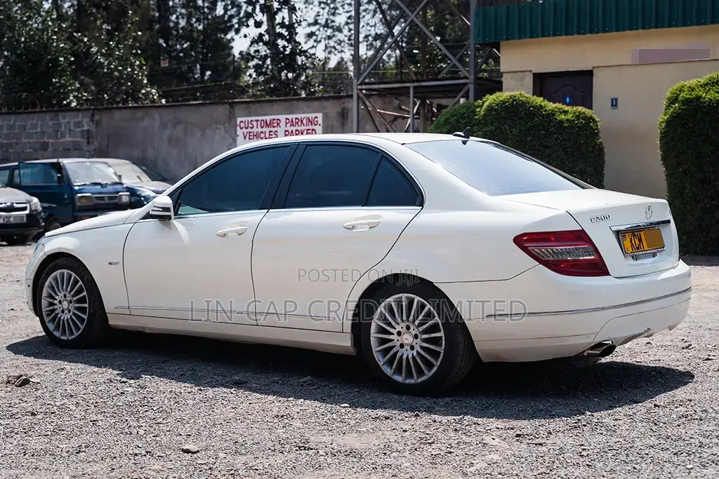 Mercedes-Benz C200 2010 White