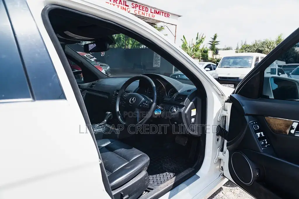 Mercedes-Benz C200 2010 White