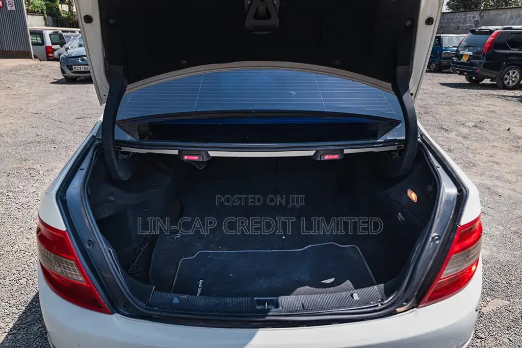 Mercedes-Benz C200 2010 White