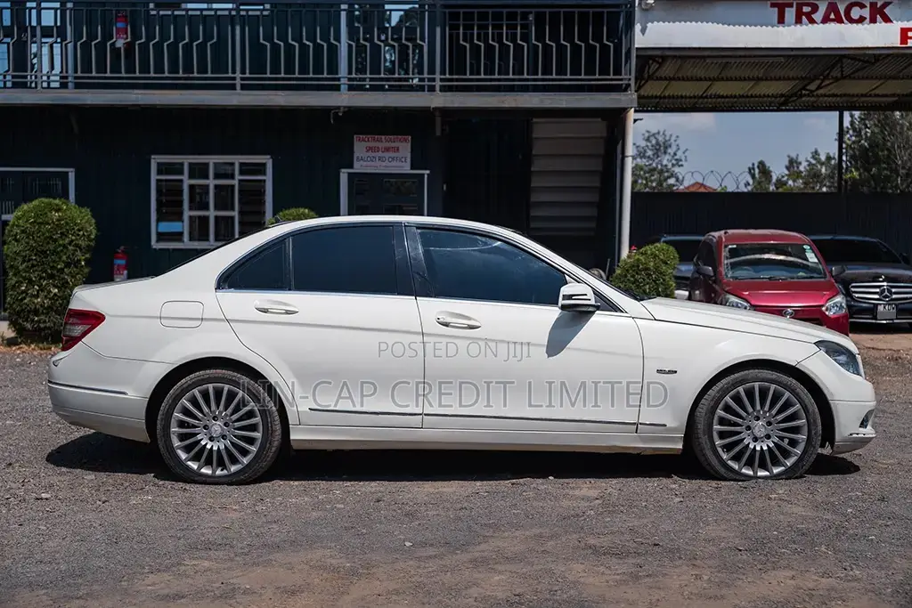 Mercedes-Benz C200 2010 White