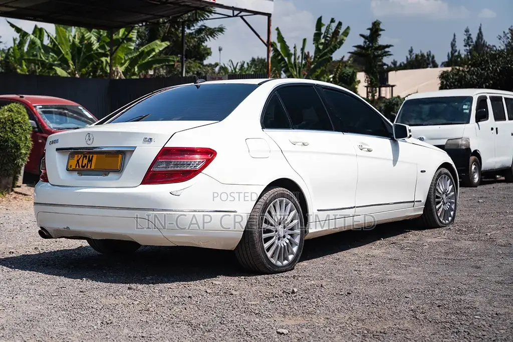 Mercedes-Benz C200 2010 White