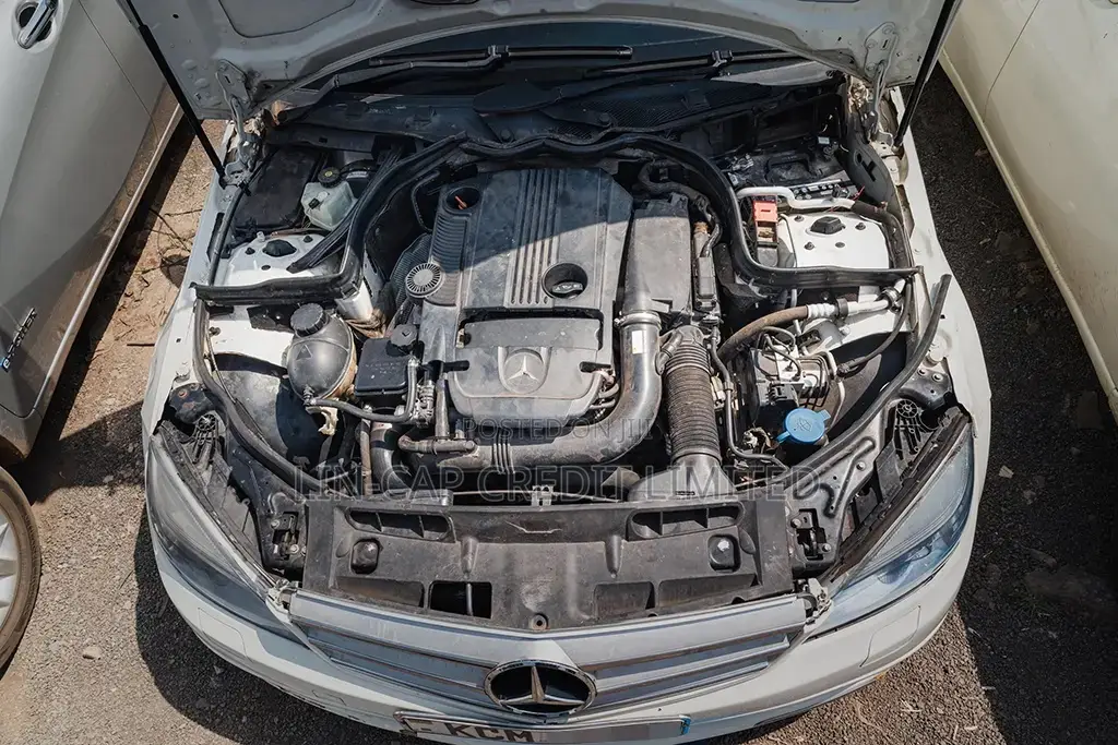 Mercedes-Benz C200 2010 White