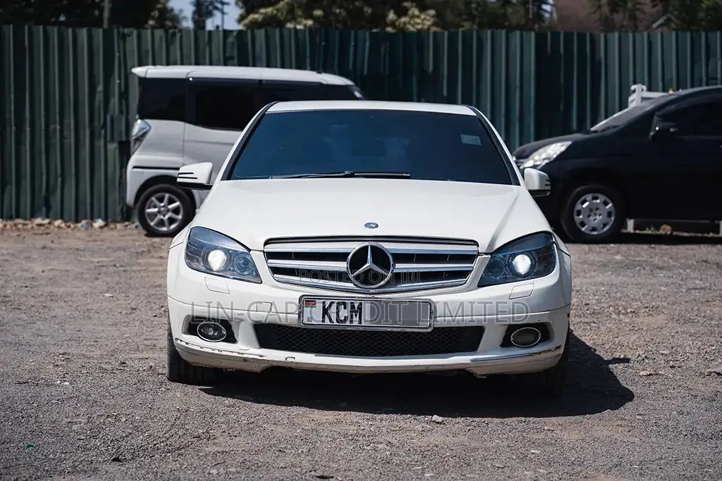 Mercedes-Benz C200 2010 White