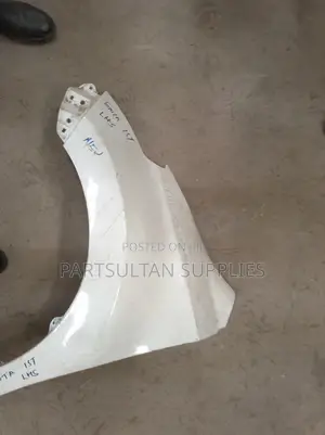 LHS Fender Toyota Ist