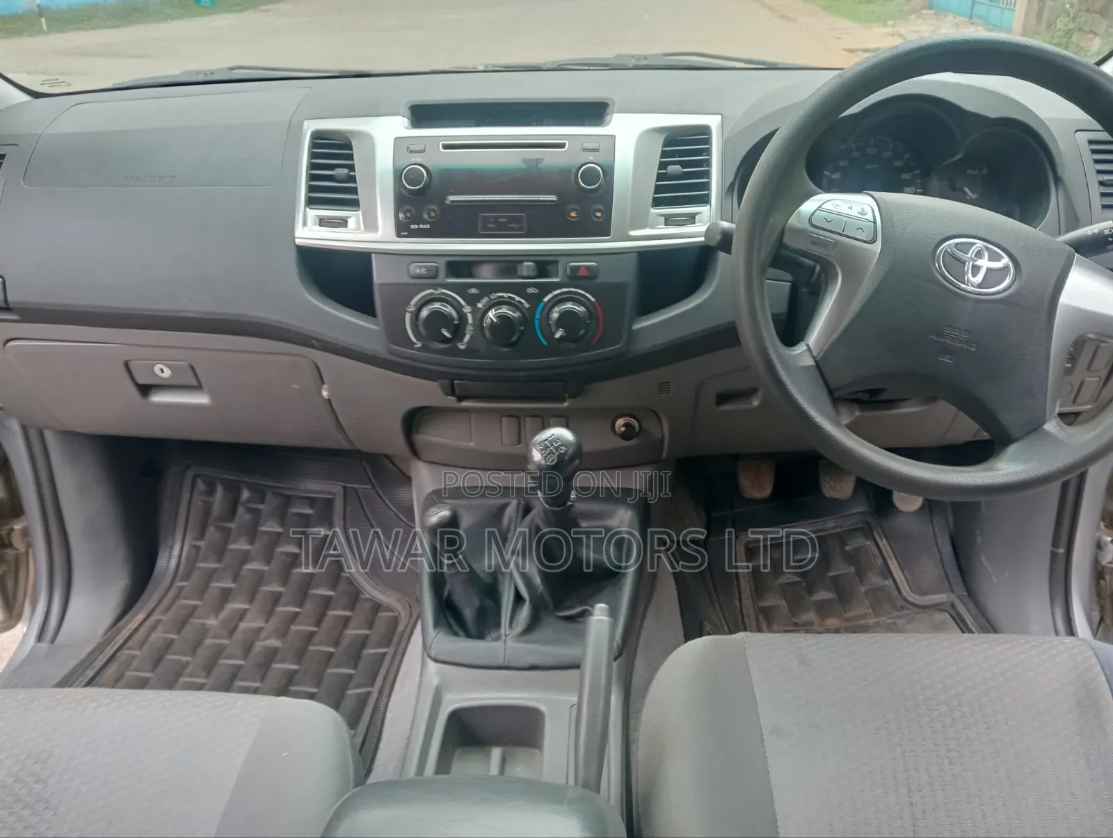 Toyota Hilux 2016 Silver