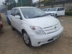 Toyota IST 2003 White