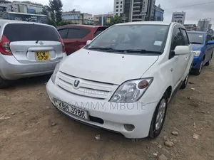 Toyota IST 2003 White