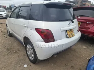 Toyota IST 2003 White