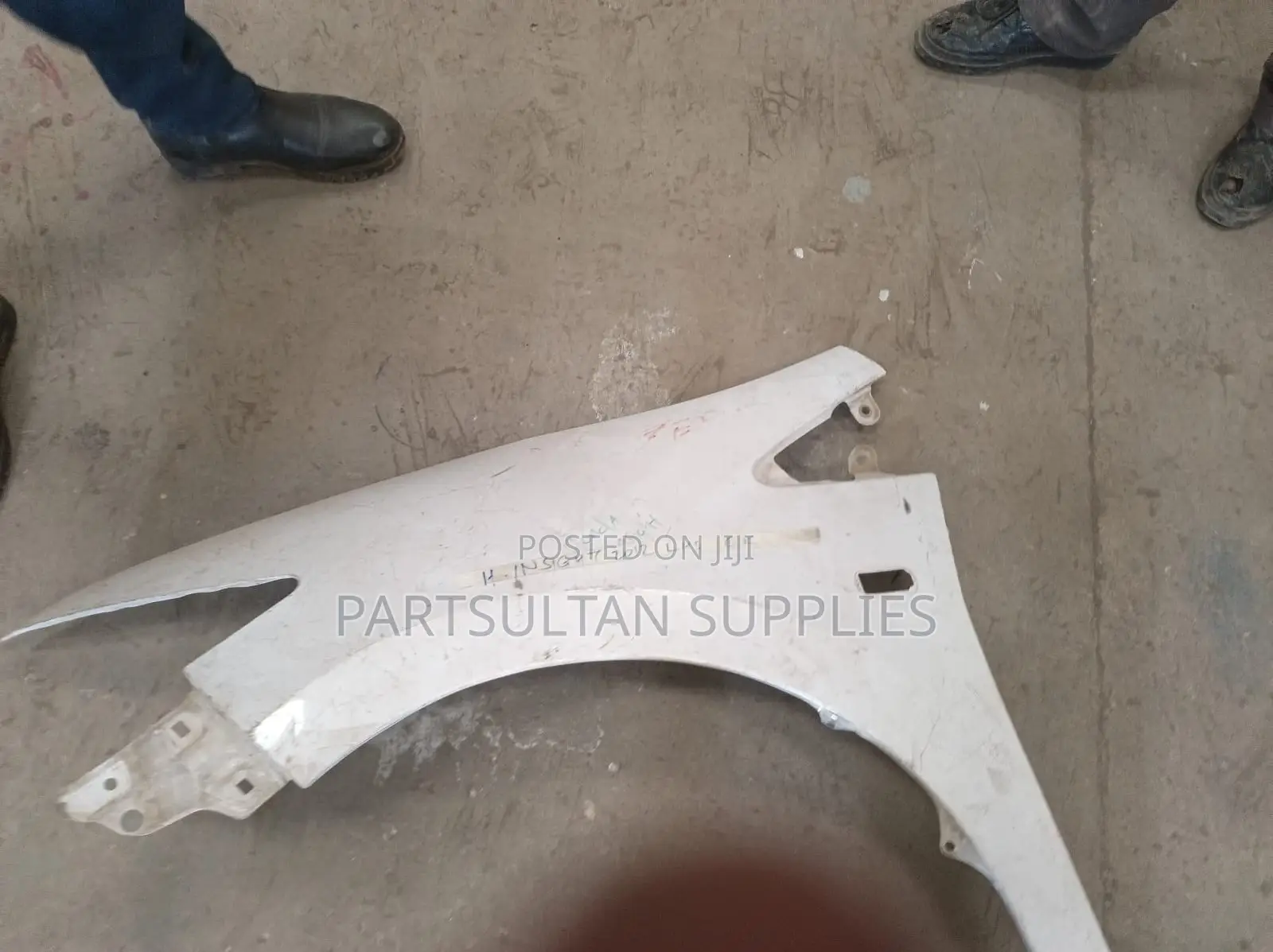 LHS Fender Honda Insight 2012