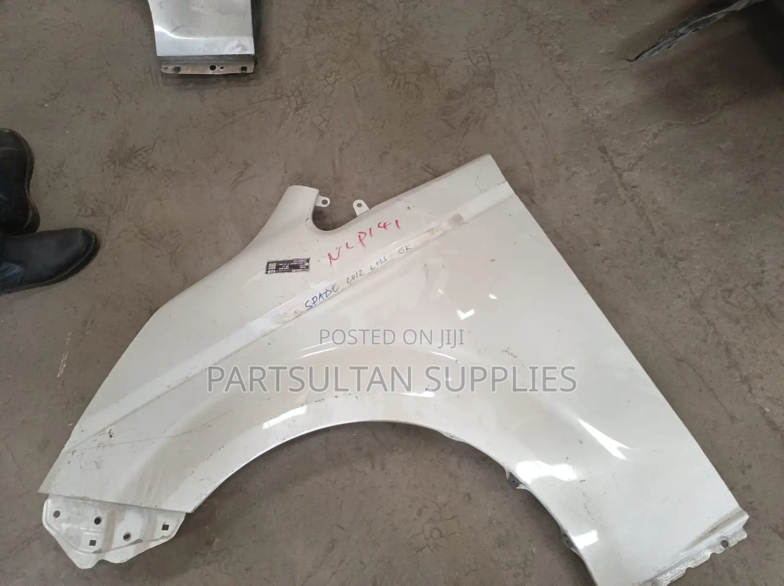 LHS Fender Toyota Spade 2012