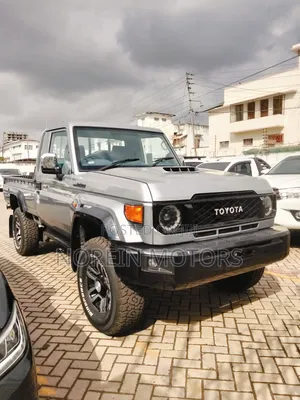 Toyota Land Cruiser 2018 Silver