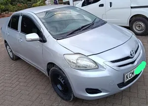Toyota Belta 2010 Silver
