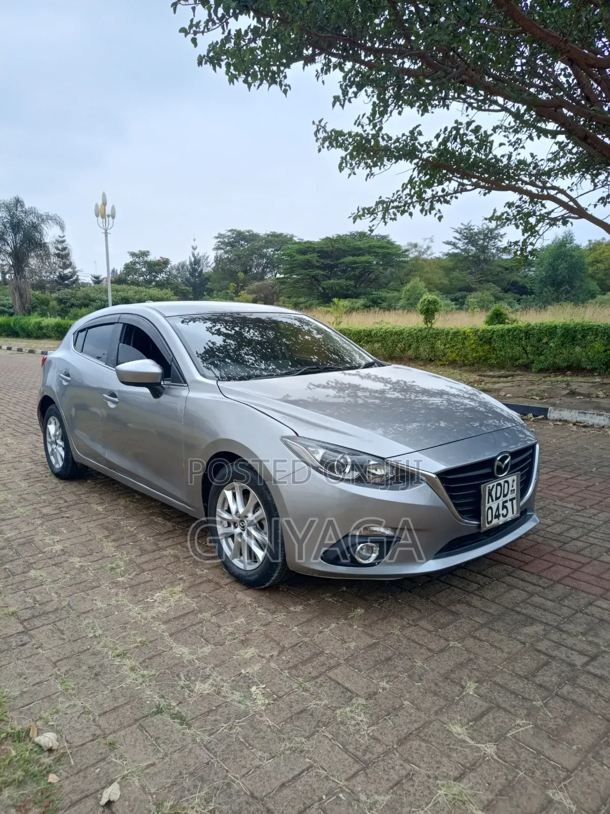 Mazda Axela SV Premium 2014 Gray