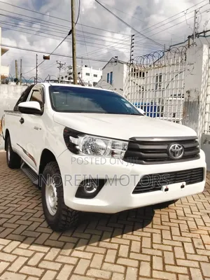 Toyota Hilux 2019 White
