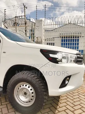 Toyota Hilux 2019 White