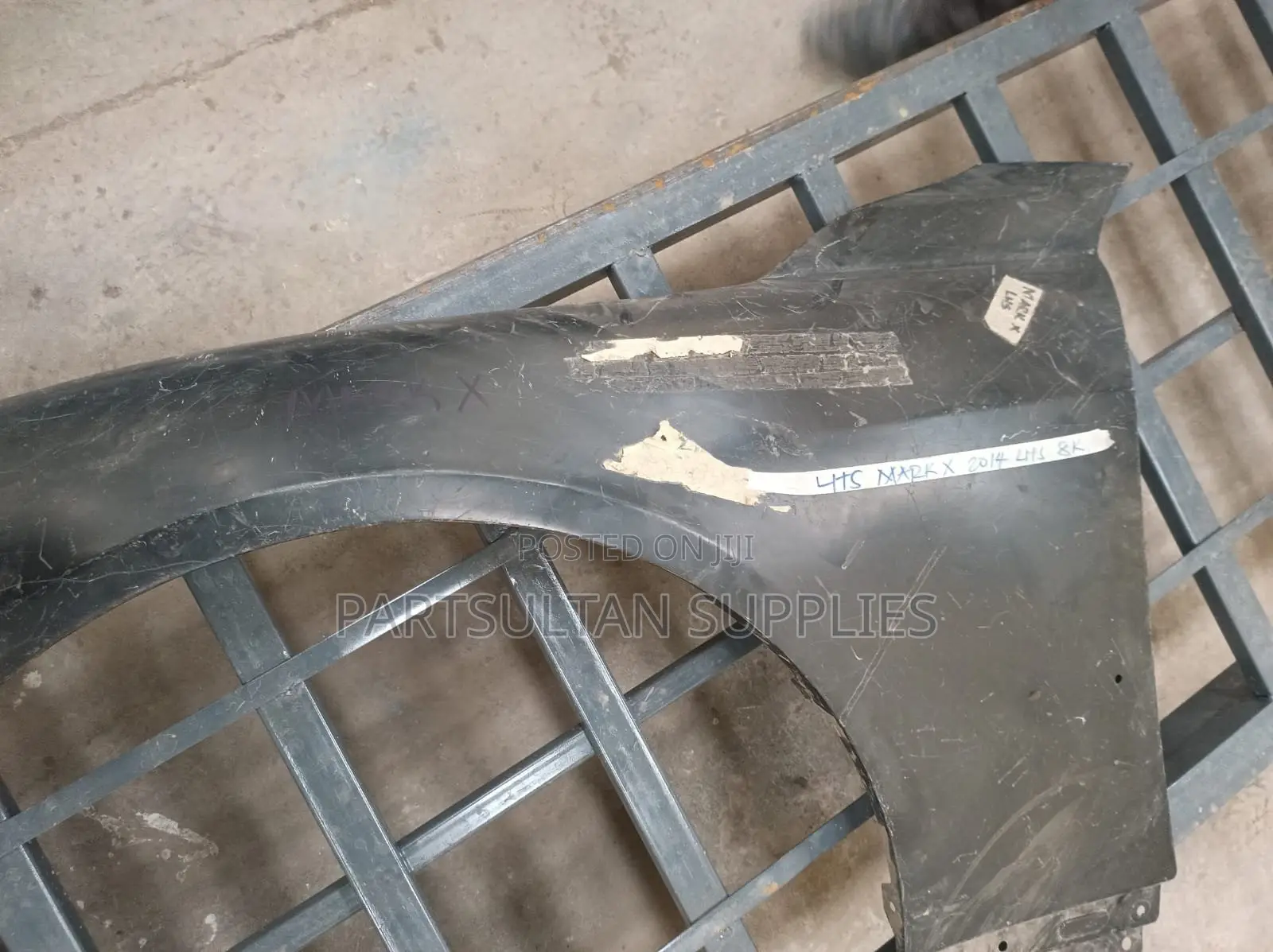 LHS Fender Toyota Mark X 2014