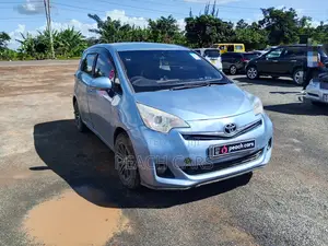 Toyota Ractis 2014 Blue