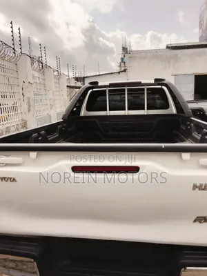 Toyota Hilux 2019 White