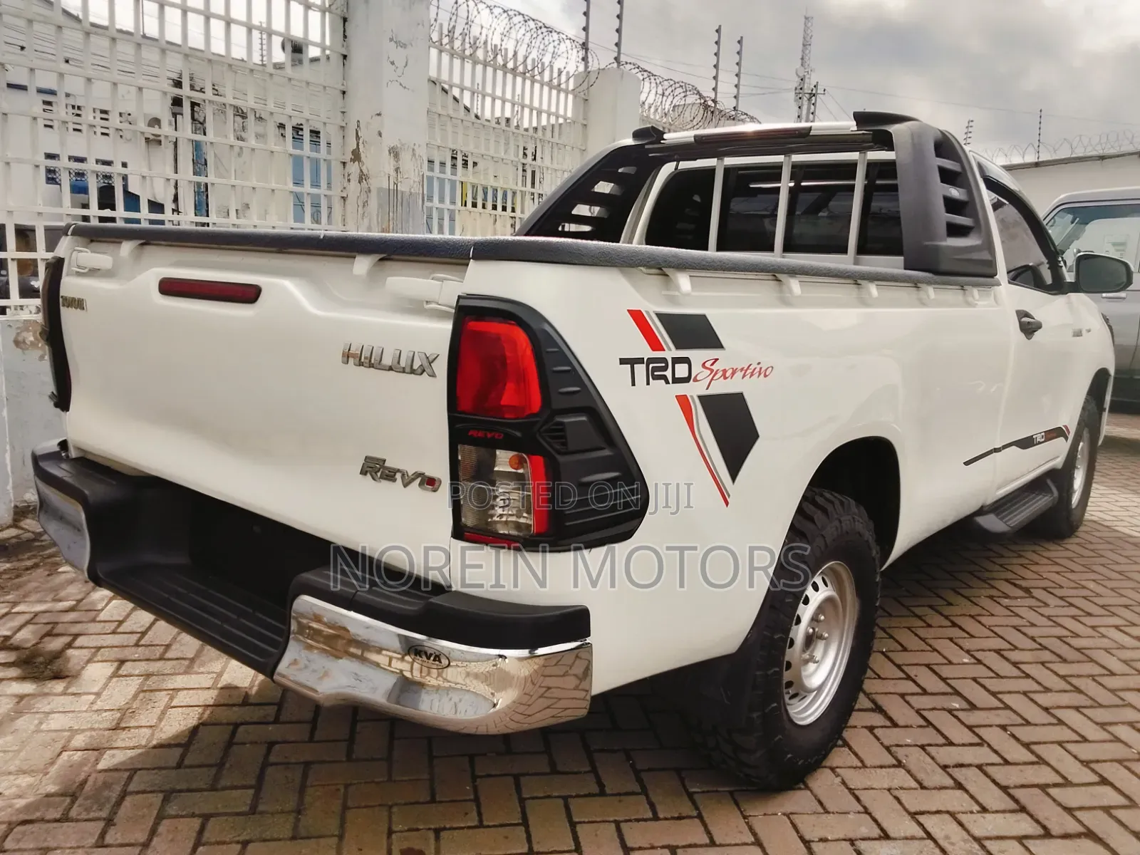 Toyota Hilux 2019 White