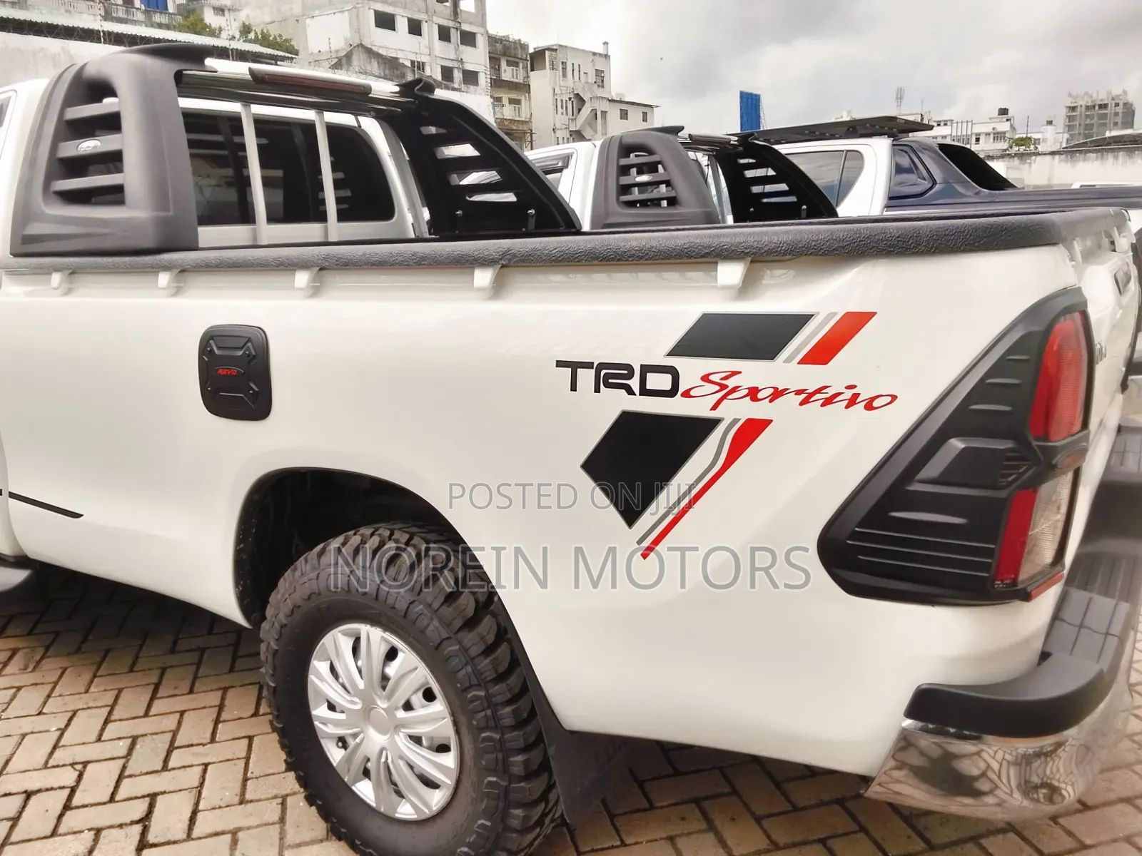 Toyota Hilux 2019 White