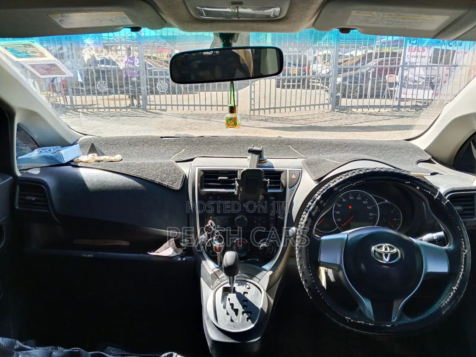 Toyota Ractis 2014 Blue