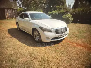 Nissan Fuga 2010 Pearl