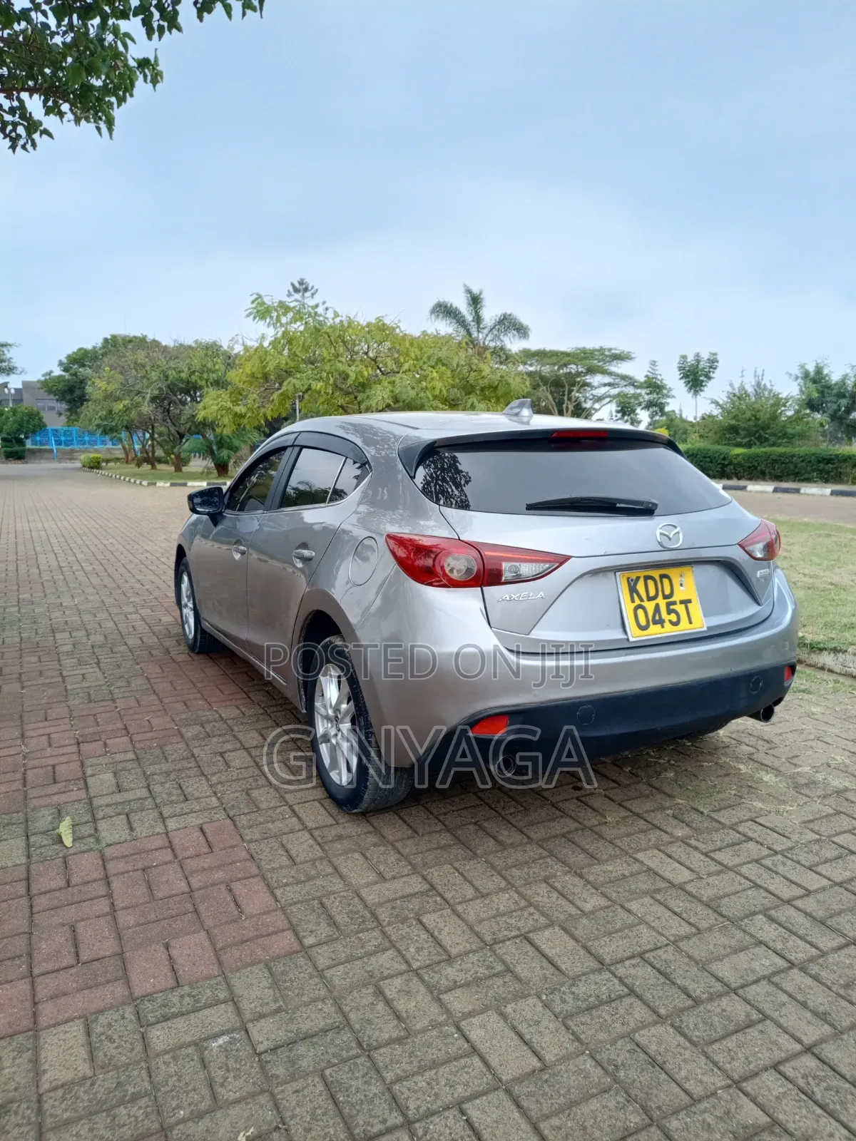 Mazda Axela SV Premium 2014 Gray
