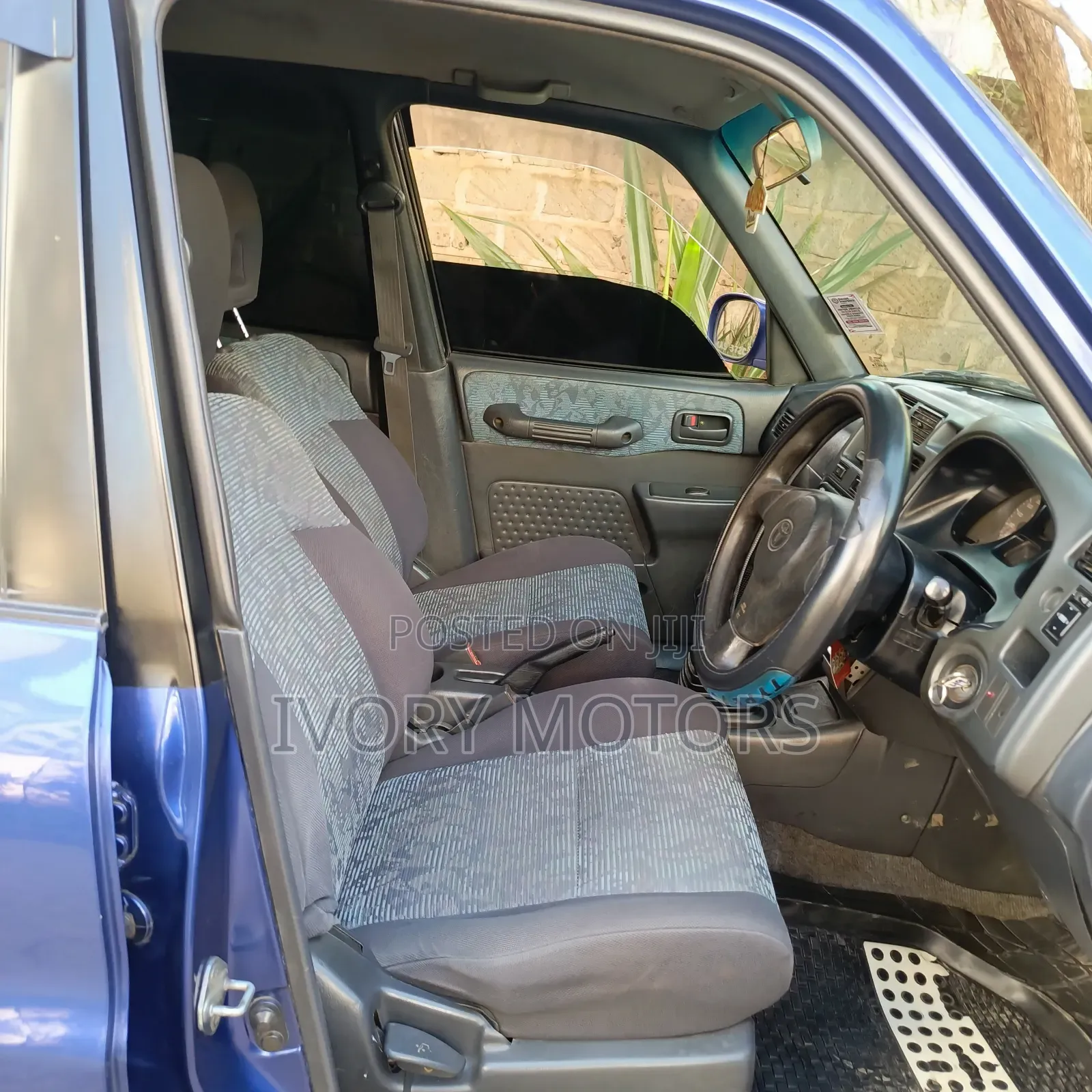 Toyota RAV4 Cabriolet 1998 Blue