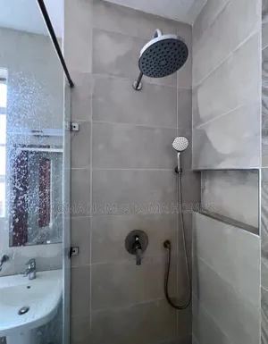 3bdrm Apartment in Ngong Rd, Dagoretti Corner for rent