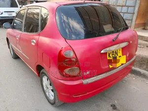 Toyota Duet 2004