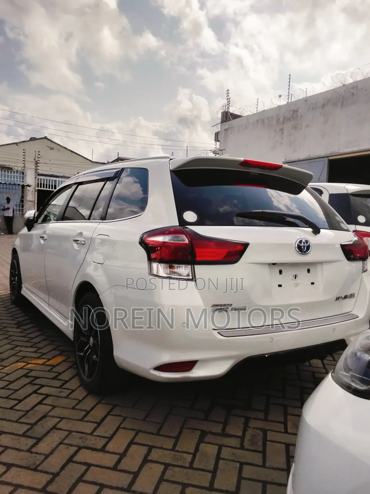 Toyota Corolla Fielder 2019 White